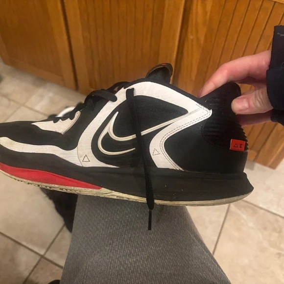 Nike Men’s Black, White & Red Low-Top Sneakers - Picture 2 of 6